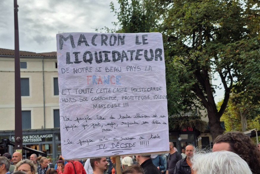 "Bloquons tout" : ce matin au coeur d'Agen  un peu plus de 500 personnes mobilisées