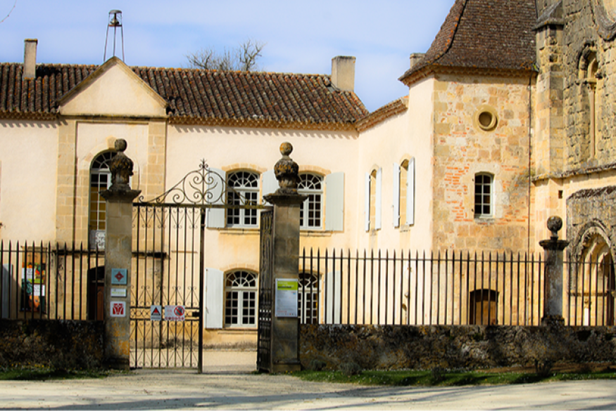 Le Printemps des poètes : un concours de poésie pour célébrer la liberté et l’abbaye de Flaran